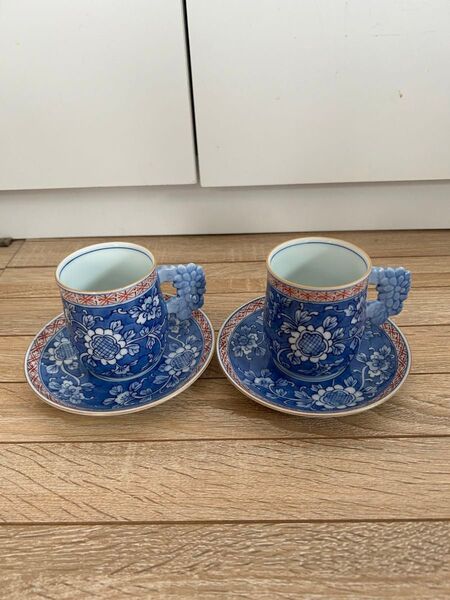 有田焼 華山萬右衛門 染錦菊唐草 菊手付碗皿コーヒーカップ&ソーサー 2客セット
