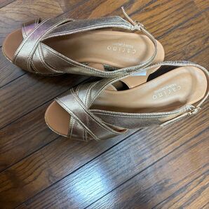 Carino Mode et Jacomo ウェッジソールサンダル ゴールド