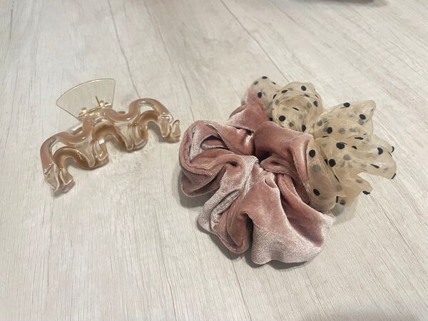 ヘアアクセ シュシュ ヘアクリップ 2点セット ヘアアクセサリー