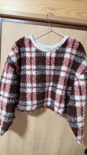 チェック柄ショート丈トップス