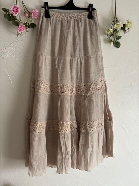 美品 ベージュ花柄レース可愛い ウエストゴム ロング スカート Mサイズ マキシ丈夏物