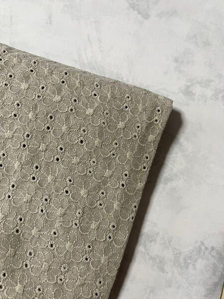 花柄刺繍生地 コットンリネン