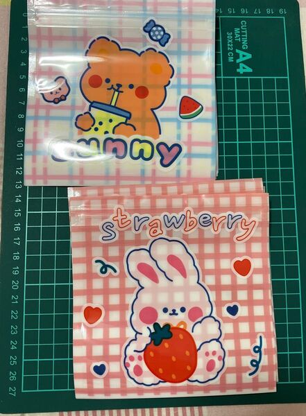 ジッパー 袋 クマ2柄、うさぎ、各10枚計30枚、女の子2柄各5枚計10枚 合計40枚
