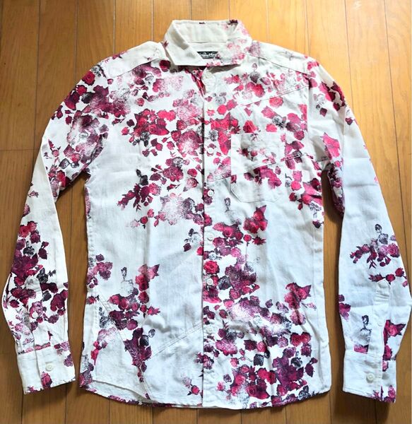 トルネードマート 薔薇モチーフ ドレスシャツ 花柄 M