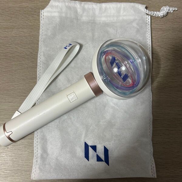INI ペンライト (トレカをお付けいたします)