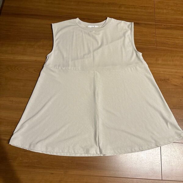 AZULBYMOUSSY フレアトップスベージュMサイズ