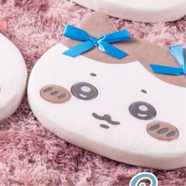 ちいかわ 低反発クッション ハチワレ リボン