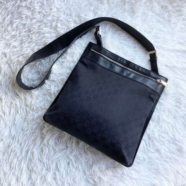 GUCCI グッチ ショルダーバッグ サコッシュ 斜め掛け GGキャンバス レザー 黒