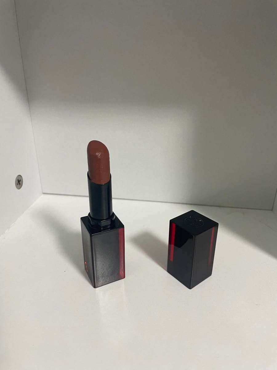 ルージュアンリミテッドアンプリファイド口紅