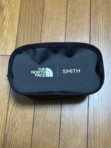 THE NORTH FACE × SMITH ゴーグルケース