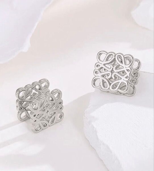 ピアス シルバー ロゴ ヴィンテージ