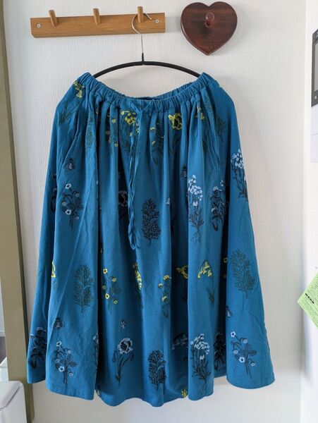 マーブルシュッド 押し花刺繍 スカート