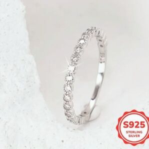 SILVER925刻印 豪華でエレガントなラウンドカットのCZダイヤモンドリング サイズ:約9号 上品 清楚