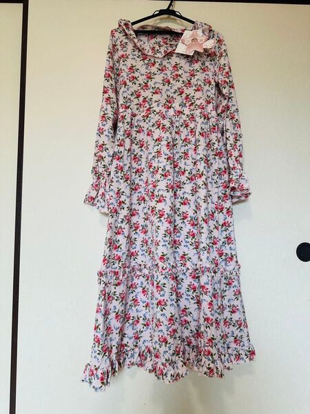 新品 タグ付き星名桜子 コラボ 花柄ワンピース ピンク色 Mサイズ ロングワンピ 総柄 小花柄 甘ロリ 量産型