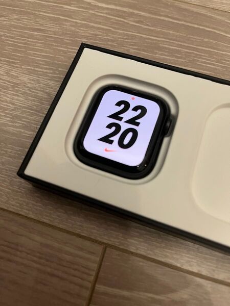 【美品】Apple Watch SE 40mm GPSモデル NIKE版