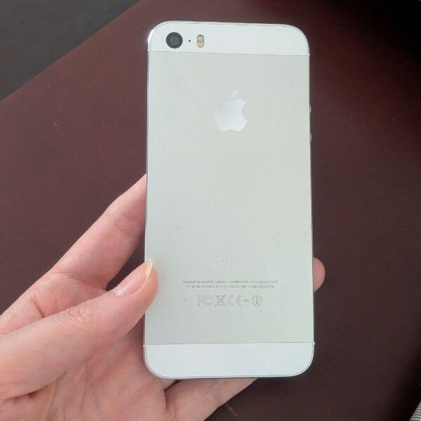 Apple iPhone 5s 16GB シルバー スマホ本体