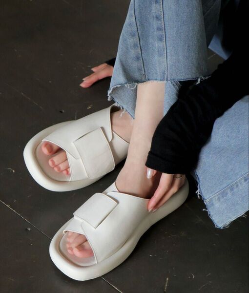 【新品】 bulue. モードデザインサンダル ホワイト 38