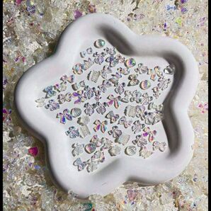 【3DネイルパーツMIX100個 オーロラ】【おまけ付き】レジン封入パーツ★ハンドメイド★小さ目のデコパーツ★福袋★素材材料