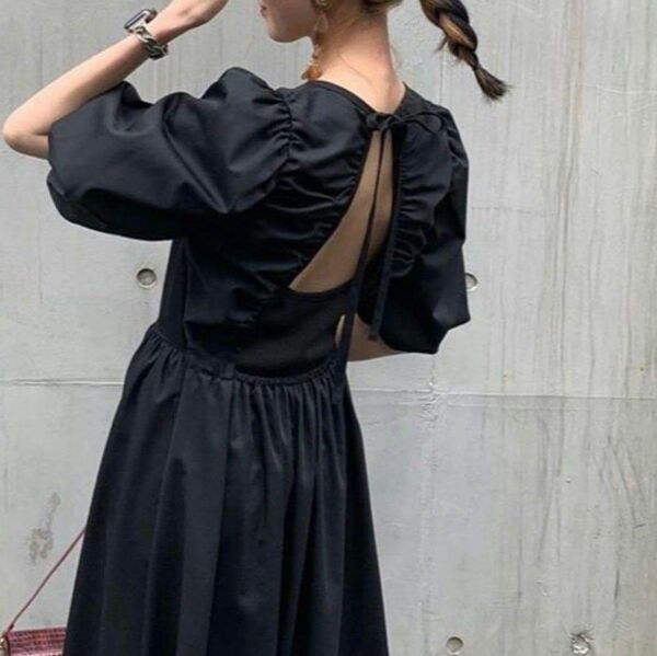 リリーブラウン 背中開き ボリュームパフワンピース ※値段交渉可