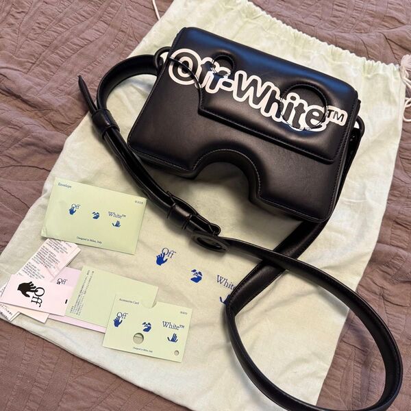 Off-White burrow-22 ロゴレザーショルダーバッグ
