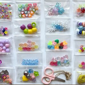 ビーズ まとめ売り セット マルチカラー ハンドメイド アクセサリー パーツ ストラップ スパンコール 子供 おまけ おもちゃ