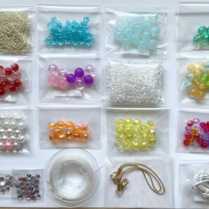 ビーズ まとめ売り セット マルチカラー ハンドメイド アクセサリー パーツ ストラップ紐 デコパーツ テグス おまけ付 おもちゃ