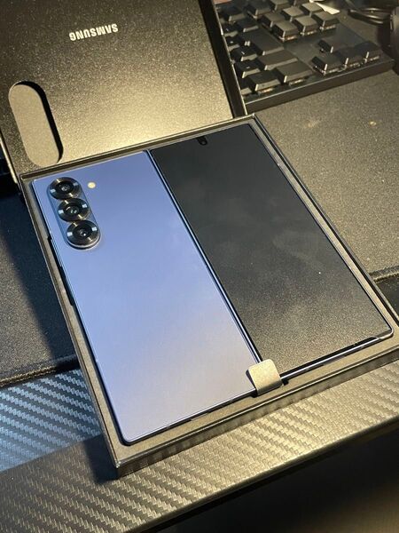 【中古】Galaxy Z hold6 256GB ネイビー【おまけあり】