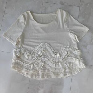 美品　韓国 フリフリ フリル Tシャツ カットソー ブラウス 半袖 ホワイト 白色 トップス レース　プルオーバー 刺繍