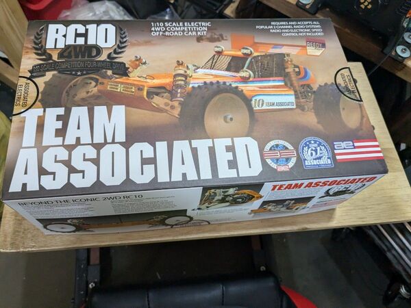 ASSOIATED RC10 4WD アソシエイテッド