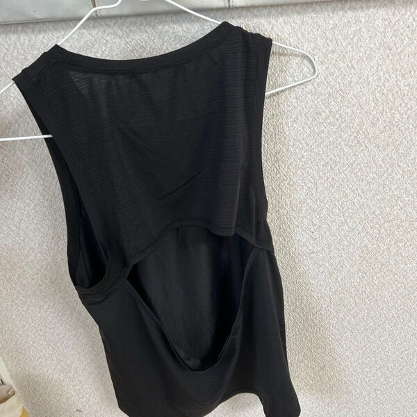 トップウェア 背中オープンタイプ ブラック M ヨガウェア トレーニングウェア