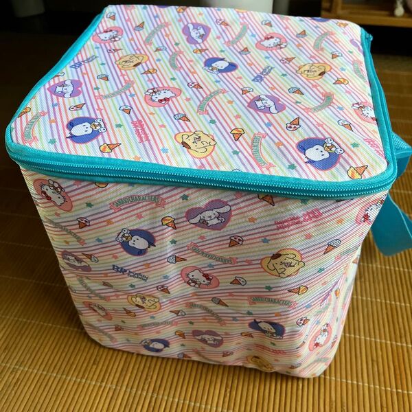 新品 サーティワン サンリオコラボ 保冷バッグ クーラーバッグ (非売品)