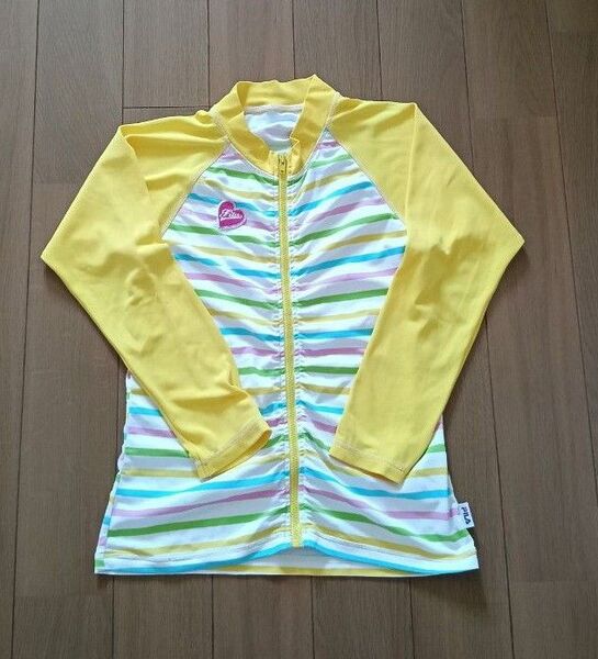 ラッシュガード FILA