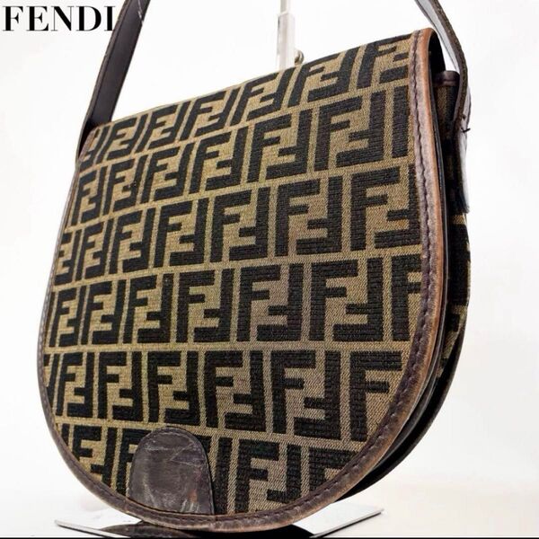 FENDI フェンディ ショルダーバッグ 肩掛け ズッカ柄 丸型 ブラウン茶系 ブラック 黒 レディース 正規品