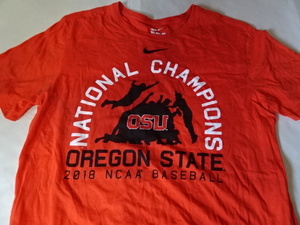 激レア USA購入 Nike USカレッジ【OREGON ST BEAVERS】【BASEBALL 2018 NCAA NATIONAL CHAMPIONS】優勝時 ダイブ絵柄プリントT US L 中古品