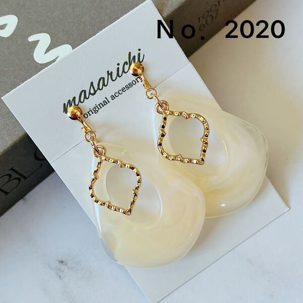 受注生産【金属クリップイヤリング】ピアス変更可能 2点目-100円 3点目-100円 4点目-100円 5点目以降-150円