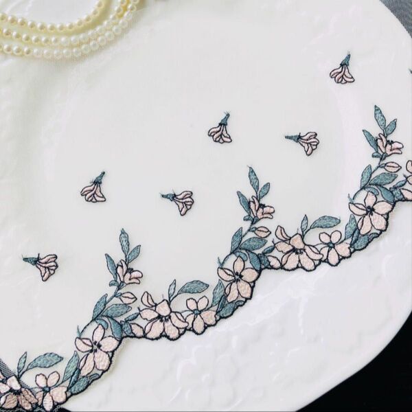 D818 手芸用レース 幅約18cm*2m