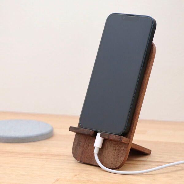 【ハンドメイド】2段階調整できる木製スマホスタンド〈ウォールナット・ラウンド〉