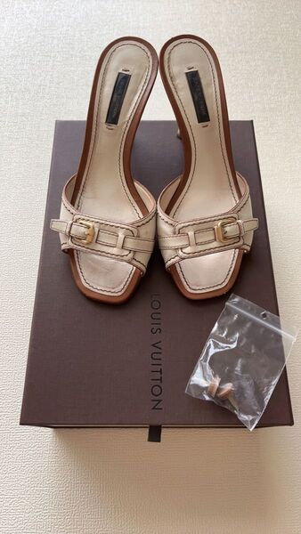 Louis Vuitton アイボリー ミュール 7cmヒール