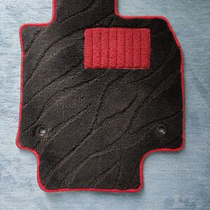 美品 80系ハリアー専用フロアマットセット 黒 /赤トリム 5枚セット(1台分)
