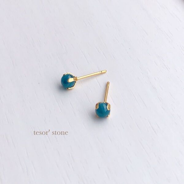 小さな アパタイト 天然石一粒ピアス/Gサージカルステンレス