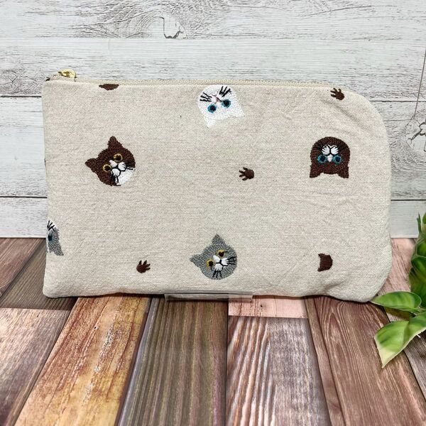 L字ファスナーポーチ 刺繍 猫 ハンドメイド 通帳入れ マルチケース
