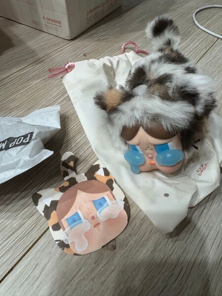 CRYBABY 猫 Wild but Cutie ぬいぐるみペンダント 新品