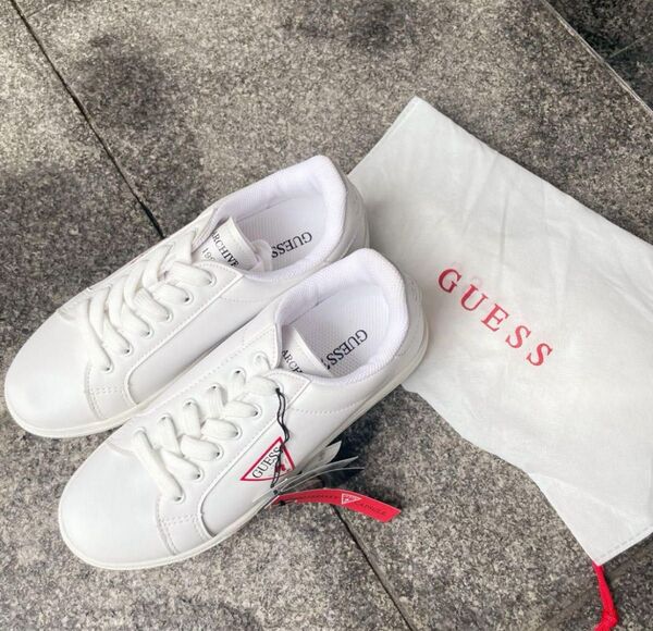 GUESS ゲス スニーカー 新品未使用 ホワイト 韓国限定 正規品 シューズ 靴