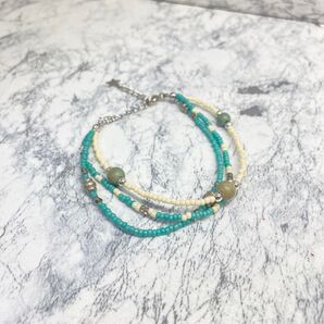 3連ブレスレット 水色 白 シルバー ビーズ メタル アジャスター付き ハンドメイド