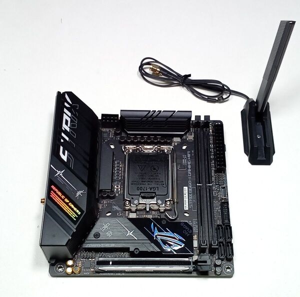 ASUS ROG STRIX B660-I GAMING WIFI LGA1700 I/Oパネル一体型 Mini-ITX送料無料