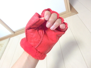 （未使用品）レザー手袋　真っ赤　指あき　レディース
