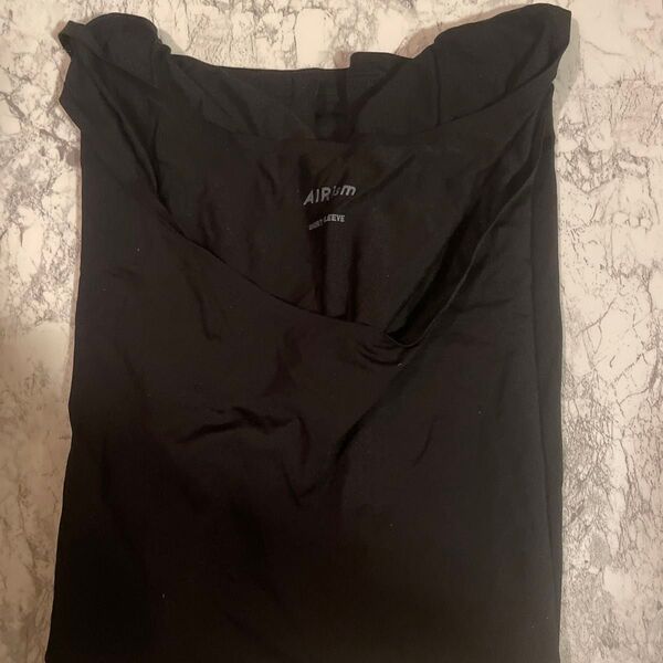 ユニクロ エアリズム 半袖薄手Tシャツ ブラック Mサイズ