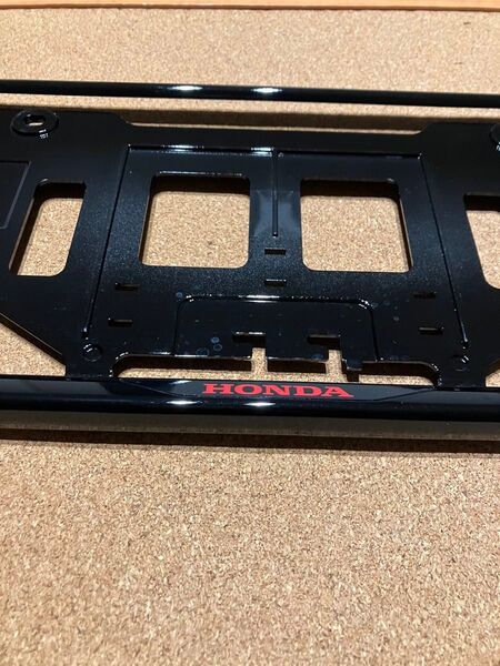 HONDA ナンバープレートベース ロゴ入り ブラック×レッド ホンダ純正用品 ナンバーフレーム 新デザインタイプ ブラック