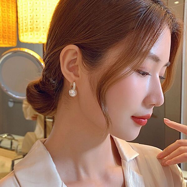 パール クリスタル フープ ピアス 可愛い 韓国 韓国風 高見え 結婚式 フォーマル ゴールド パールピアス