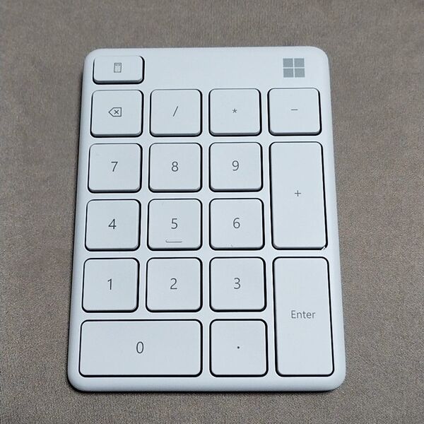 Microsoft Number Pad テンキー ホワイト マイクロソフト ナンバーパッド 白 電池 箱
